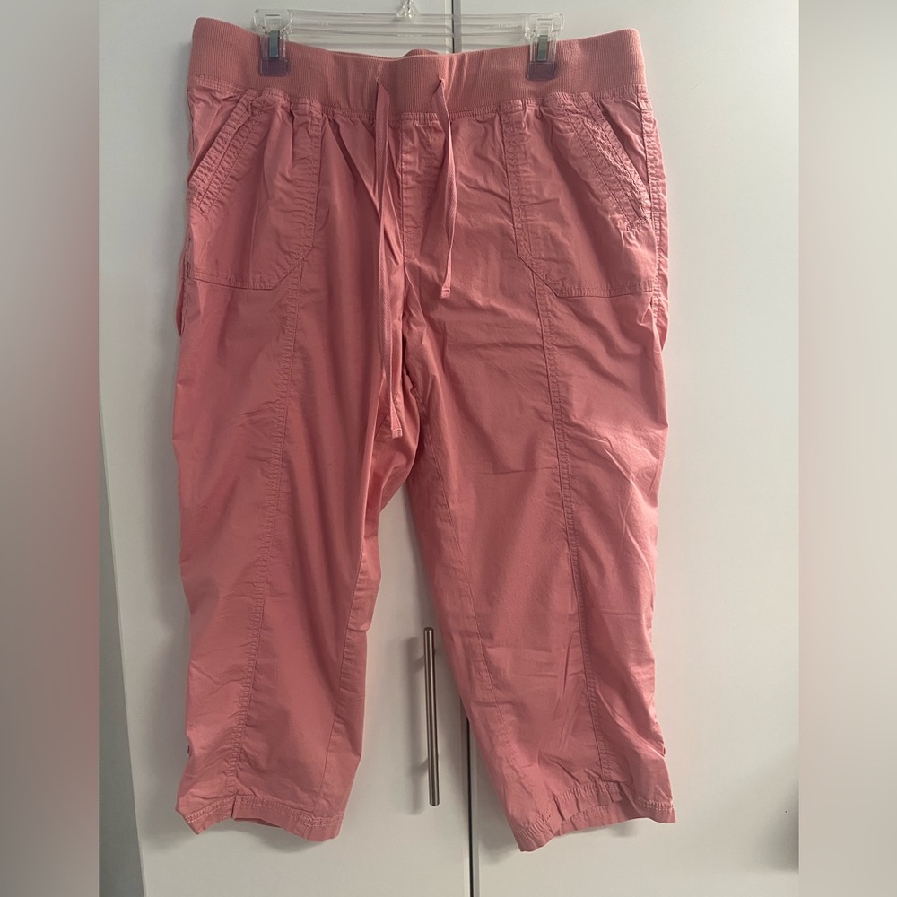 Women's Pink Capris Sz XL